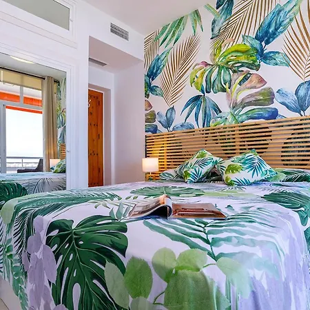 Coqueto Atico Junto A La Playa By Rent Me Торремолинос
