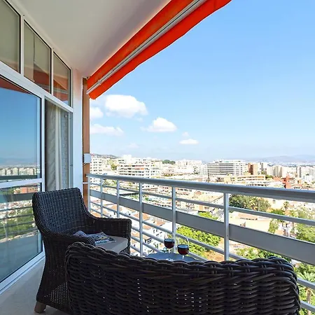 Coqueto Atico Junto A La Playa By Rent Me Торремолинос
