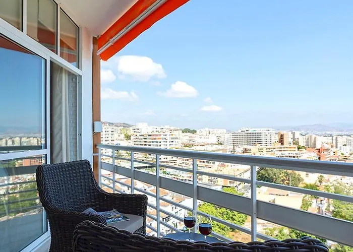 Coqueto Atico Junto A La Playa By Rent Me Torremolinos