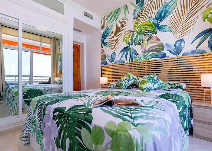 Coqueto Atico Junto A La Playa By Rent Me Torremolinos