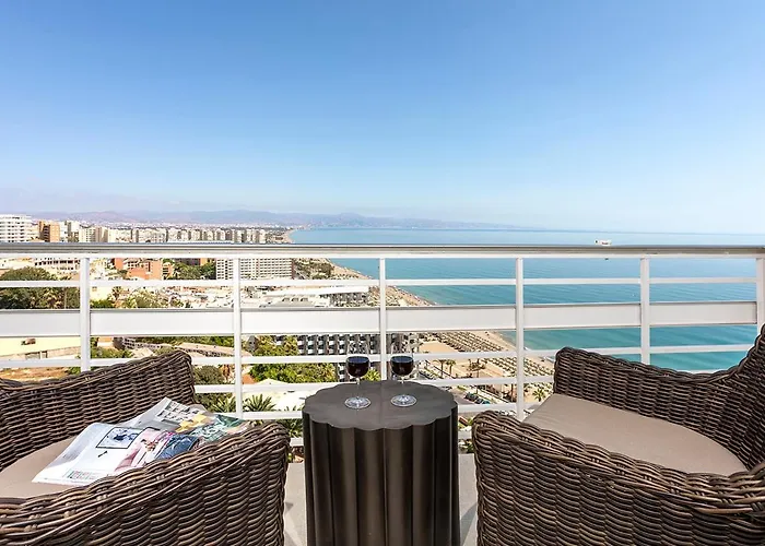 Apartamento Coqueto Atico Junto A La Playa By Rent Me Torremolinos